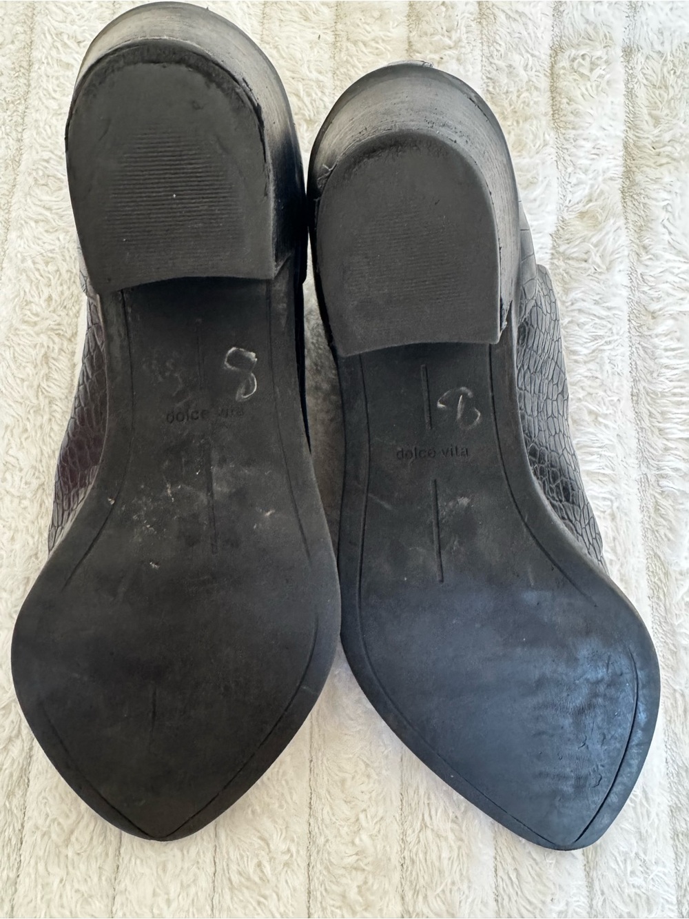 Dolce Vita Black Croc-Embossed Ankle Boots - Picture 6 of 6